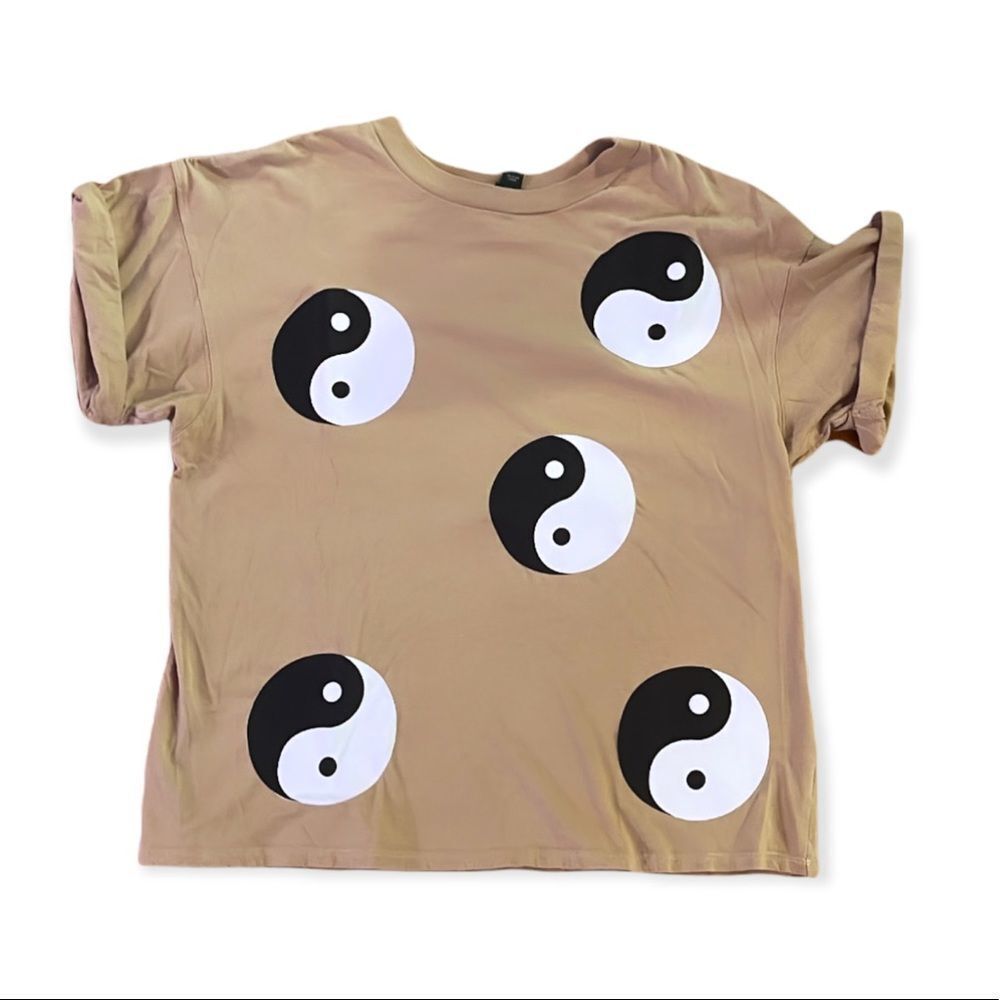 NWT Wool + Pepper Co. Yin & Yang Rolled Sleeve TShirt